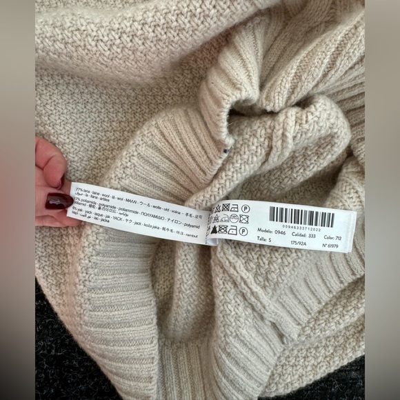 MASSIMO DUTTI beige wool turtleneck sweater (S) - Picture 3 of 8